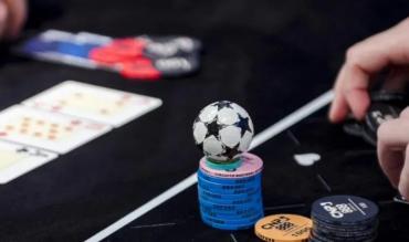 Vom grünen Rasen an den grünen Filz - Diese Fußballprofis haben auch beim Poker Erfolg!